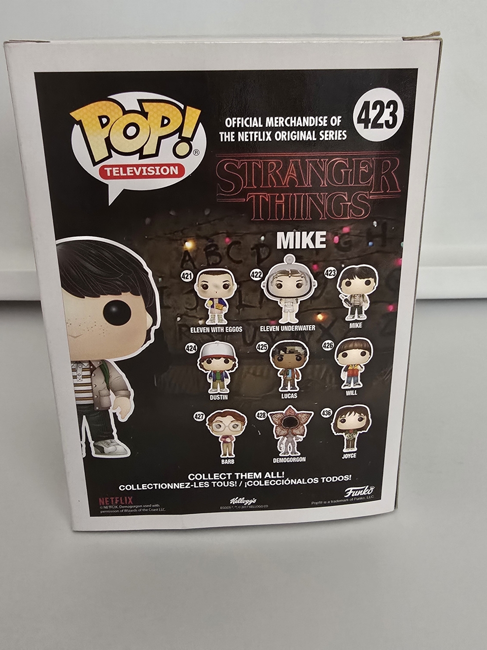 Funko Pop! Television Stranger Things Mike Wheeler with Walkie Talkie #423 - Picture 4 of 6